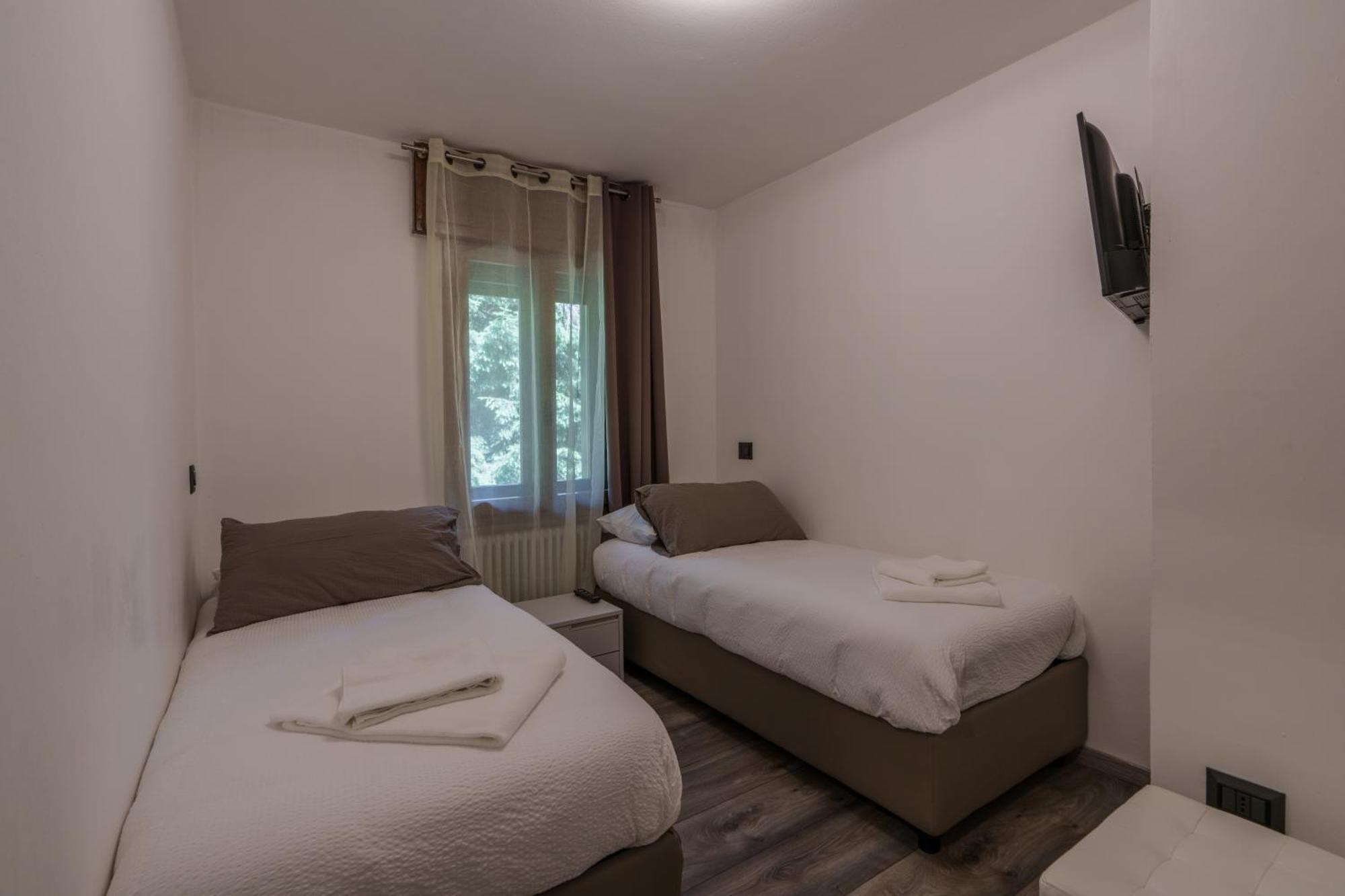 Area Apartments มาดอนนาดีกัมปิโญ ภายนอก รูปภาพ