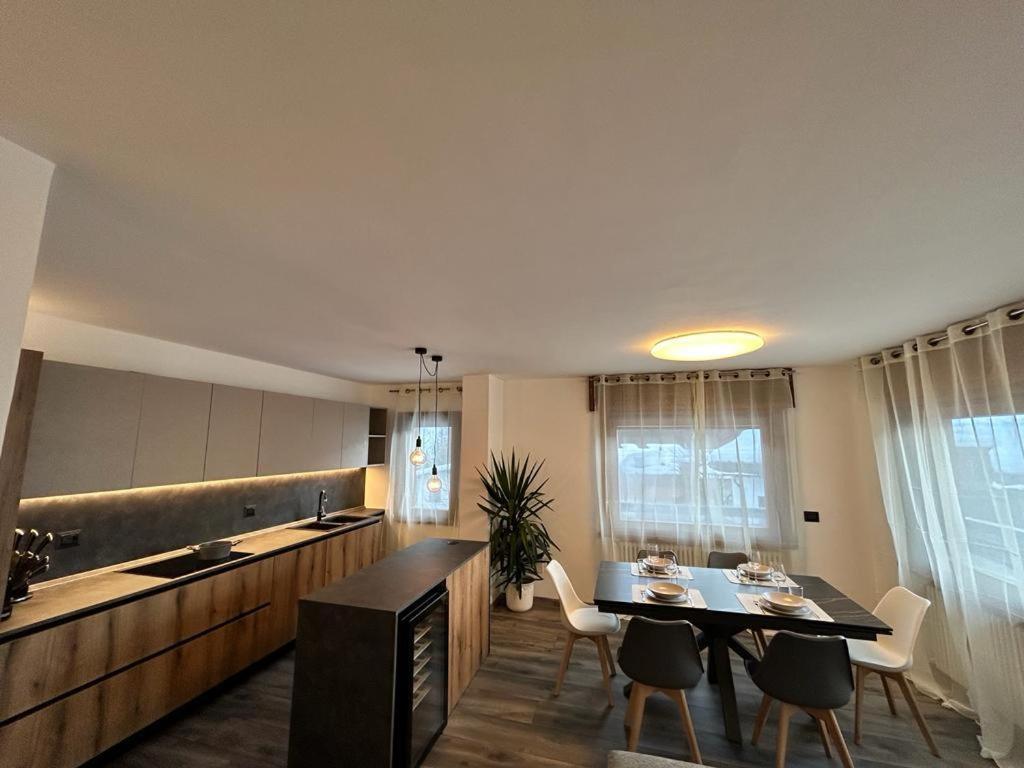 Area Apartments มาดอนนาดีกัมปิโญ ภายนอก รูปภาพ