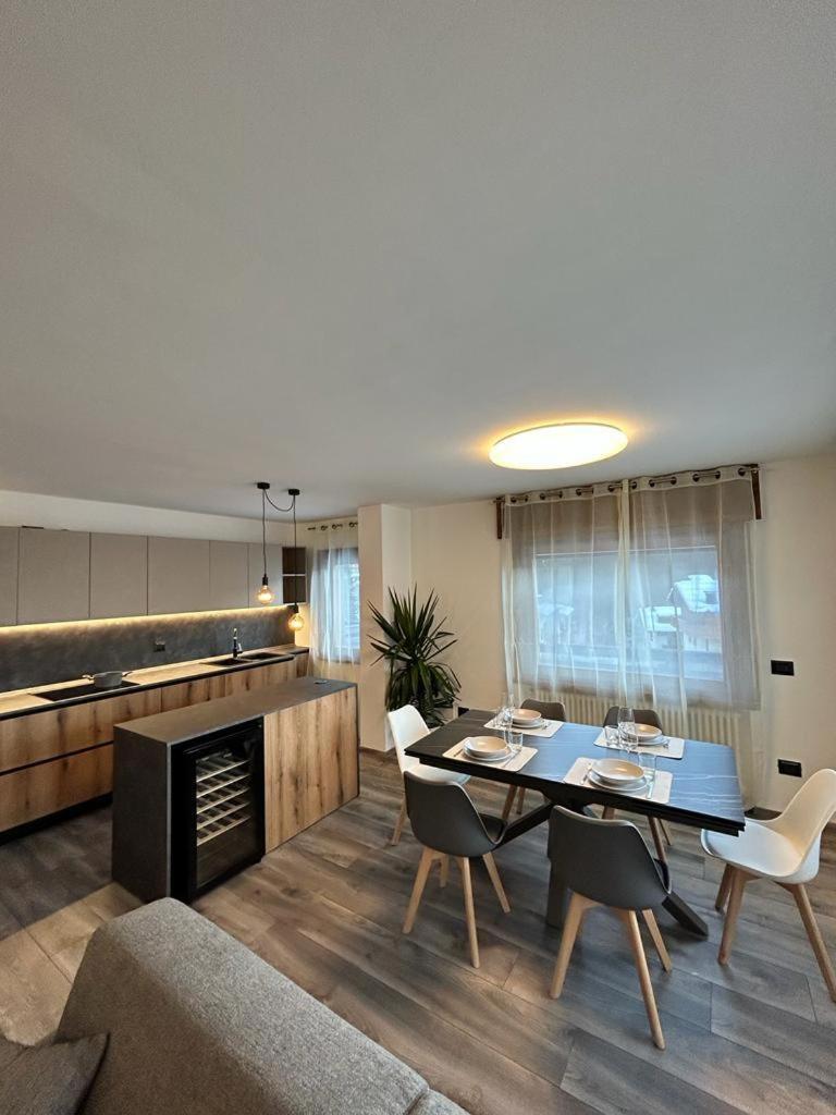 Area Apartments มาดอนนาดีกัมปิโญ ภายนอก รูปภาพ